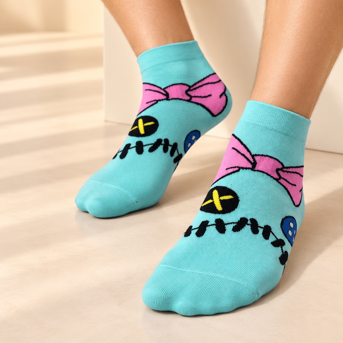 Stitchy Bow Socks